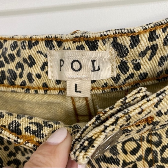 POL Anthro Boho Distressed Leopard Raw Hem Denim Cut Offs Jean Shorts Size Large - Picture 7 of 7